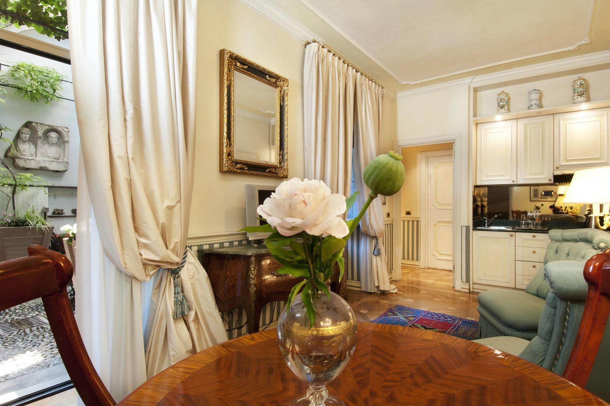 Petit Palais Hotel De Charme Milan Bilik gambar